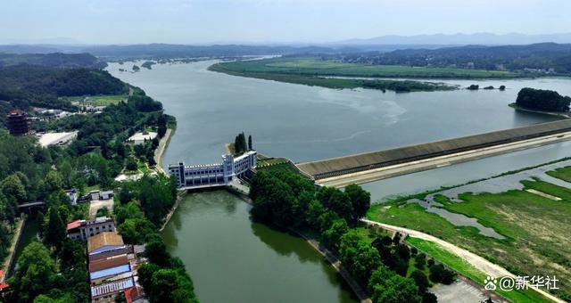 8月18日拍摄的位于安徽省六安市裕安区的淠河总干渠渠首横排头水利
