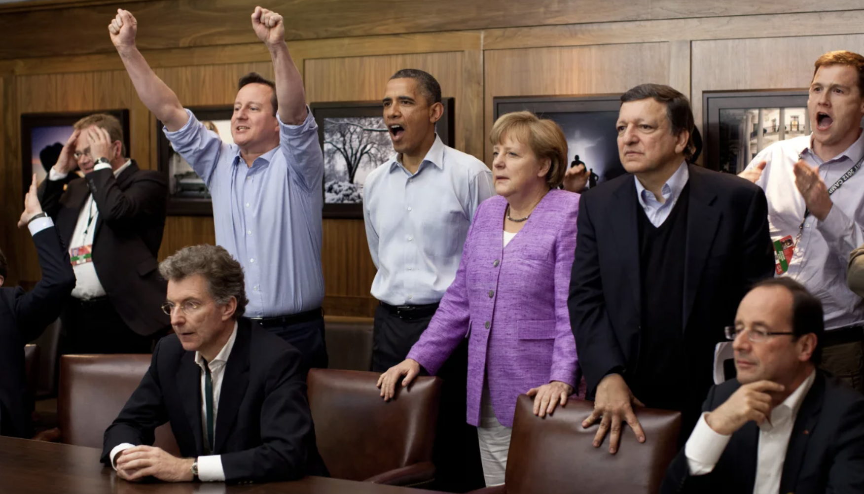 ▲2012年，G8峰会期间，多位领导人在戴维营一起观看球赛