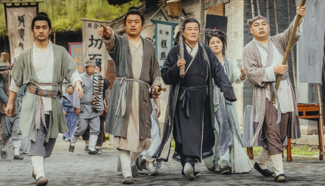 剧照 图/电视剧《鹊刀门传奇》官方微博几十年过去,还在和徒弟演着