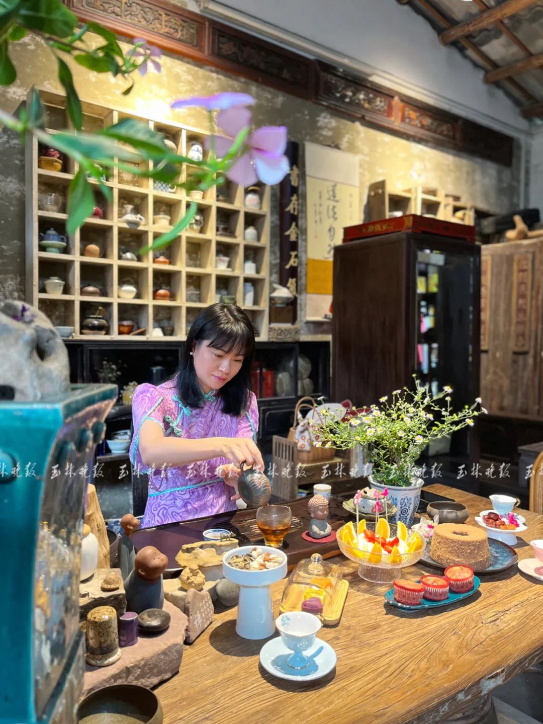 “得闲饮茶”,成为这届年轻人流行的生活方式_新浪财经_新浪网