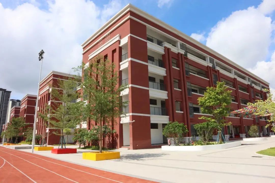 喜讯江门两所学校新校区揭牌启用新增近4000个学位