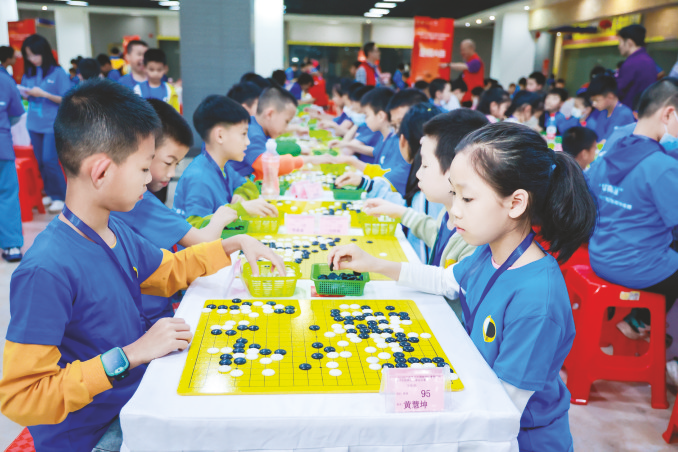 800多名围棋少年博弈南宁赛场|围棋_新浪财经_新浪网