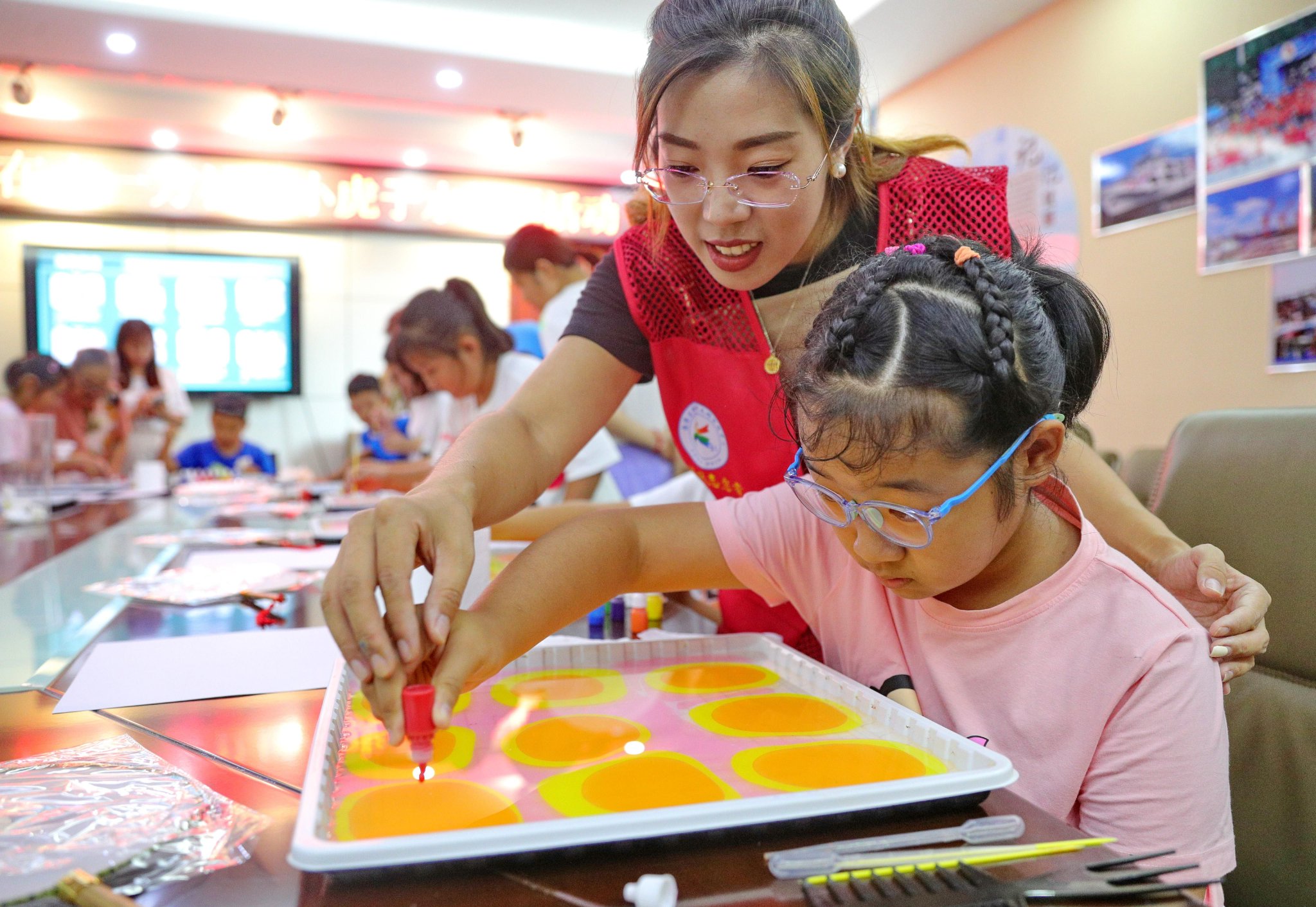 河北秦皇岛:假日体验水拓画|秦皇岛市_新浪财经_新浪网