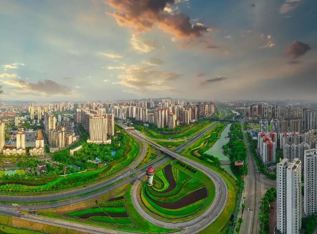 航拍来宾市区.(资料图)