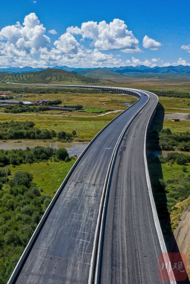 久马高速红原一号特大桥.