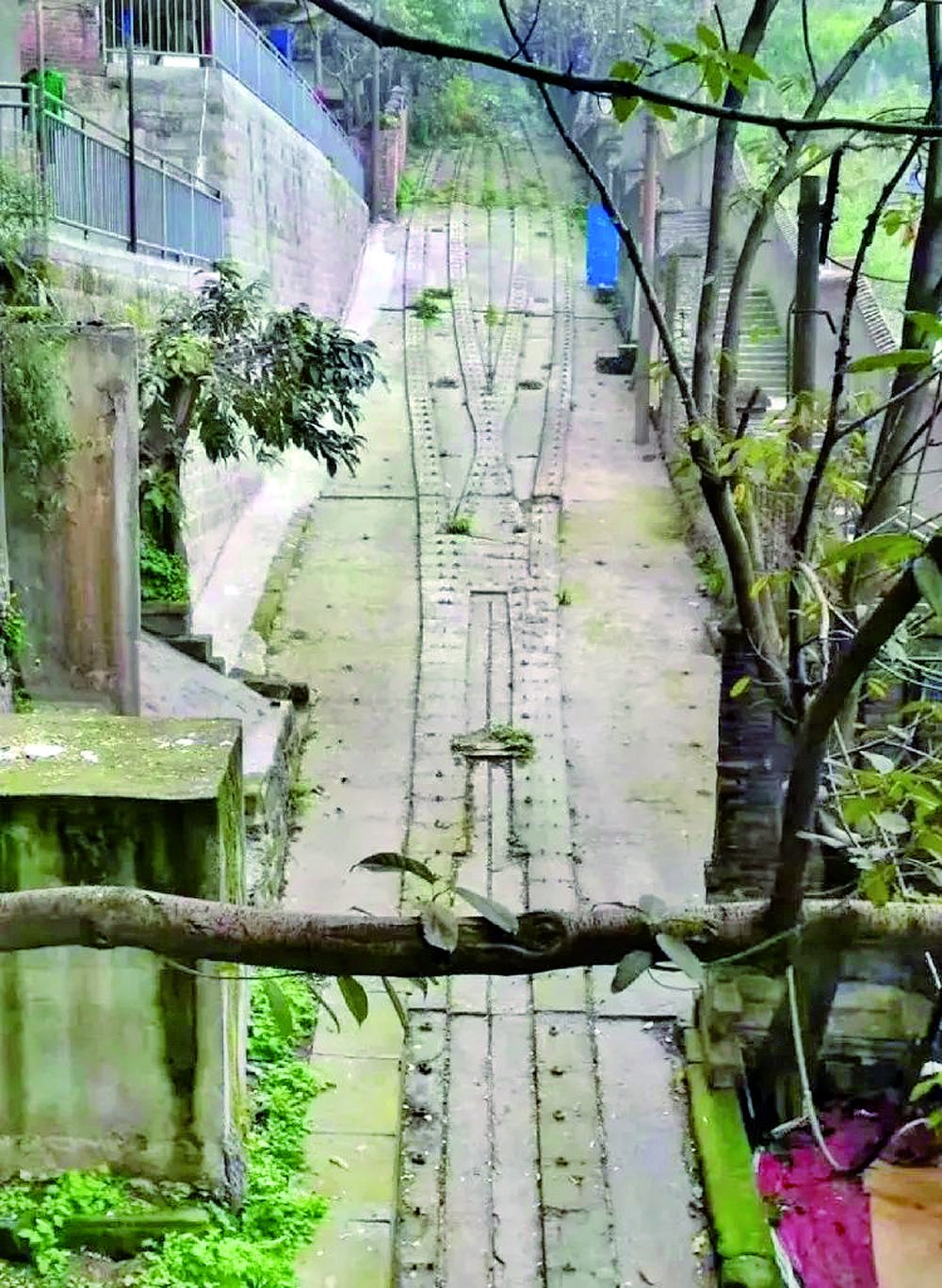 停运后的望龙门缆车轨道 渝中区文管所供图