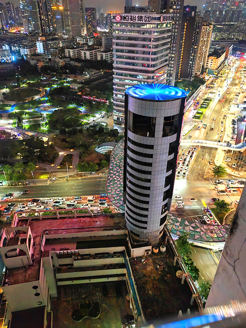 图片来源:深圳南山区电信大厦三思led屏