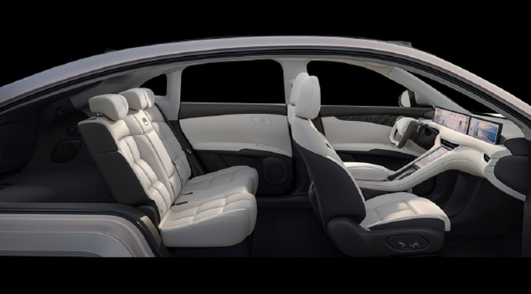 车内配备 popo sofa 云感座椅,座椅宽度达 1330mm,后排坐垫进深 517mm