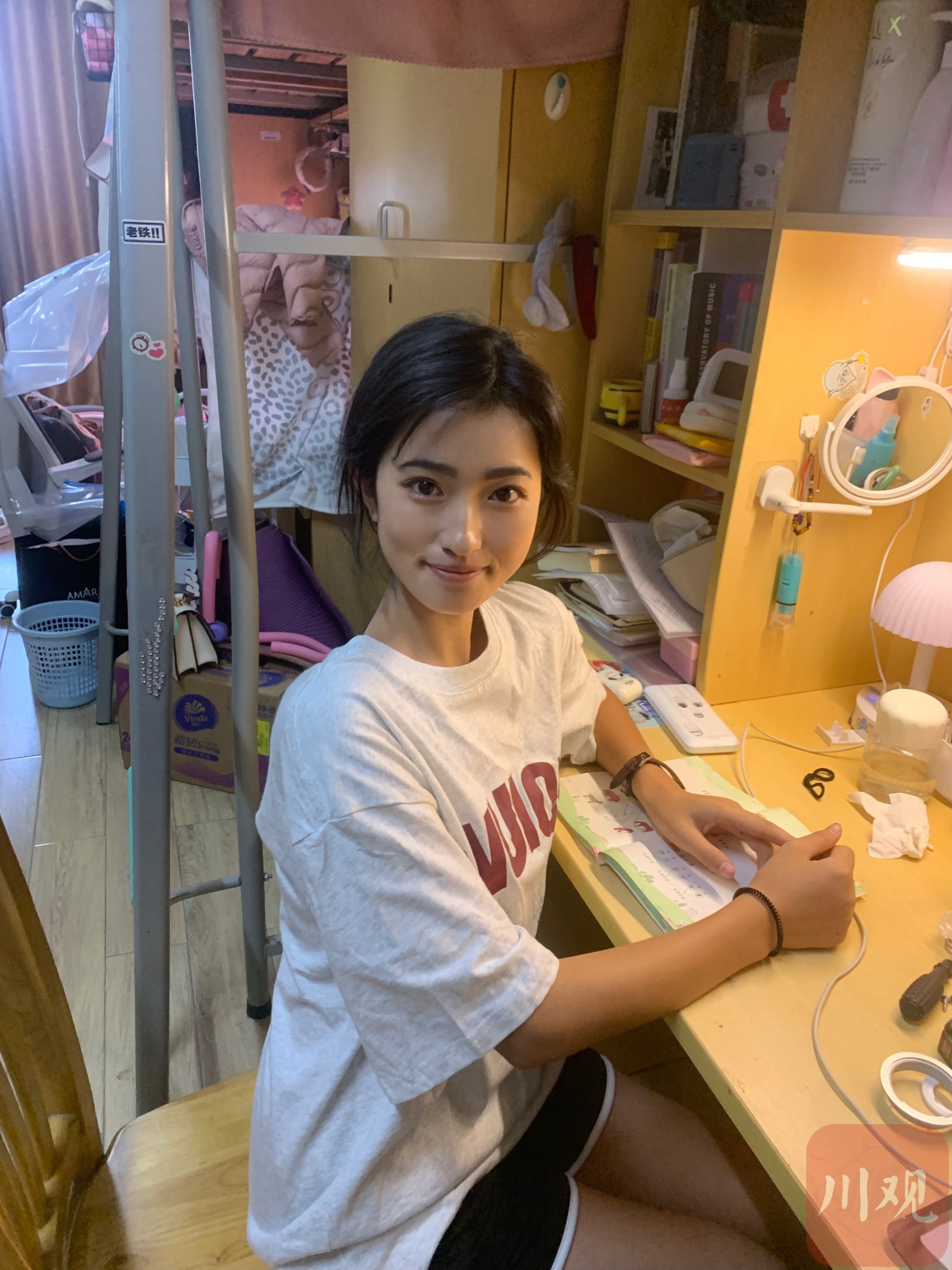 连线到上海音乐学院报到的尼里金枝:山路很远 世界很大 我想一同唱响