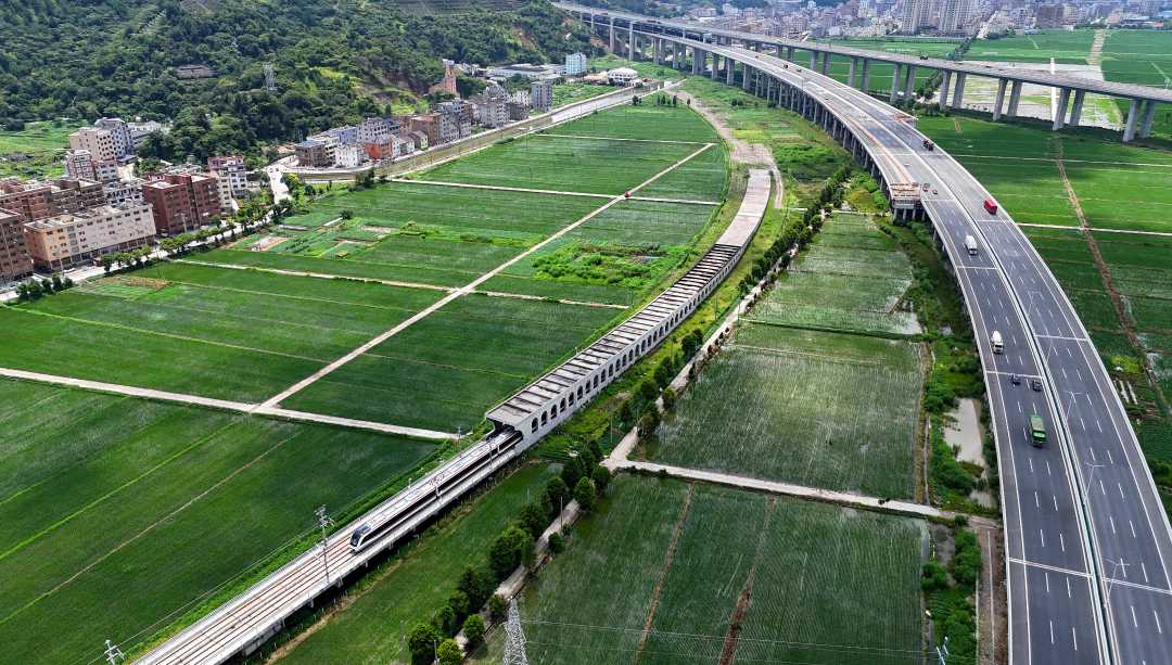 浙江温州:轨道交通s2线正式开通运营