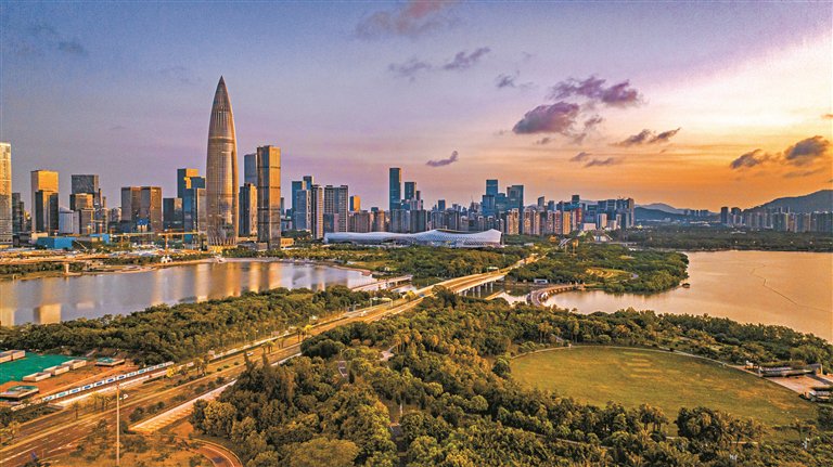 航拍南山区深圳湾公园日出风光. 深圳晚报记者 宁杰文 摄&nbsp