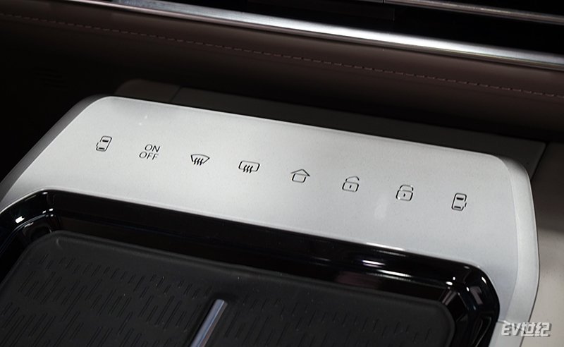 你的第二个家 棚拍上汽大通MAXUS大家7