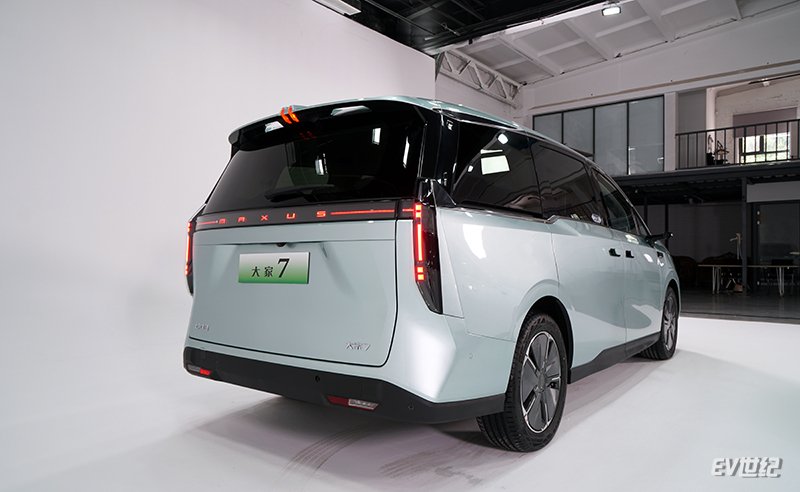 你的第二个家 棚拍上汽大通MAXUS大家7