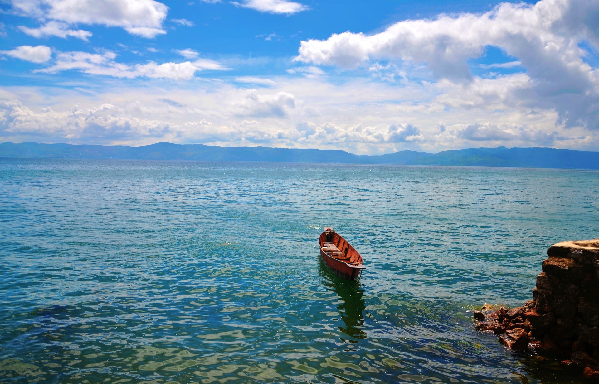 云南省玉溪市抚仙湖(2017年8月11日)&nbsp;宋保中&nbsp;摄
