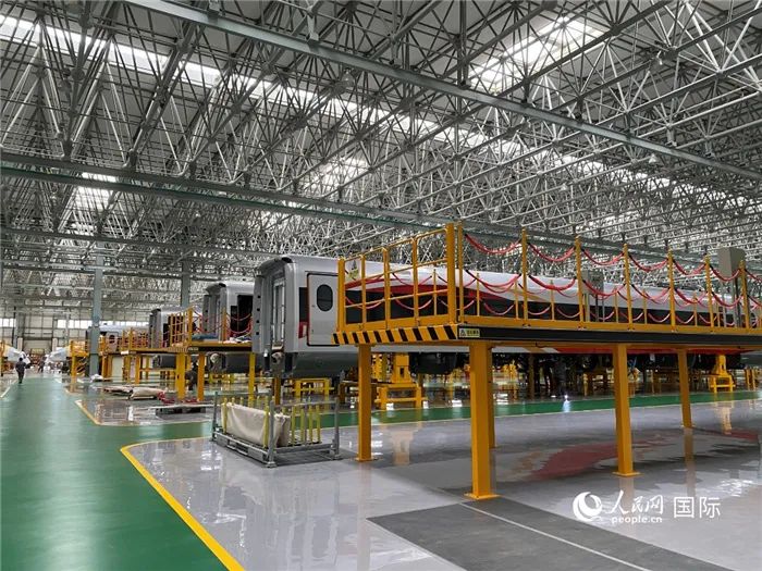 在这些疾驰的高铁列车中,约四成是由中车长春轨道客车股份有限公司