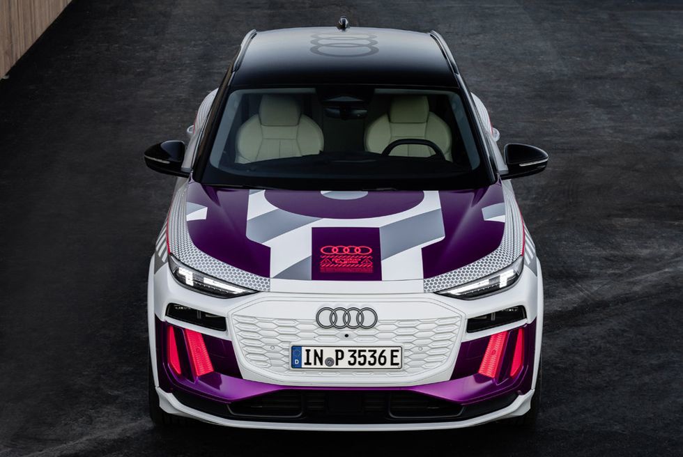 奥迪发布 Q6 e-tron SUV 内饰预告图，大尺寸双联屏车机 + AR 导航系统