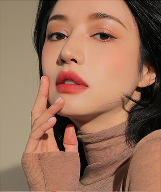 今年秋冬妆容流行简约且清透|妆容_新浪财经_新浪网