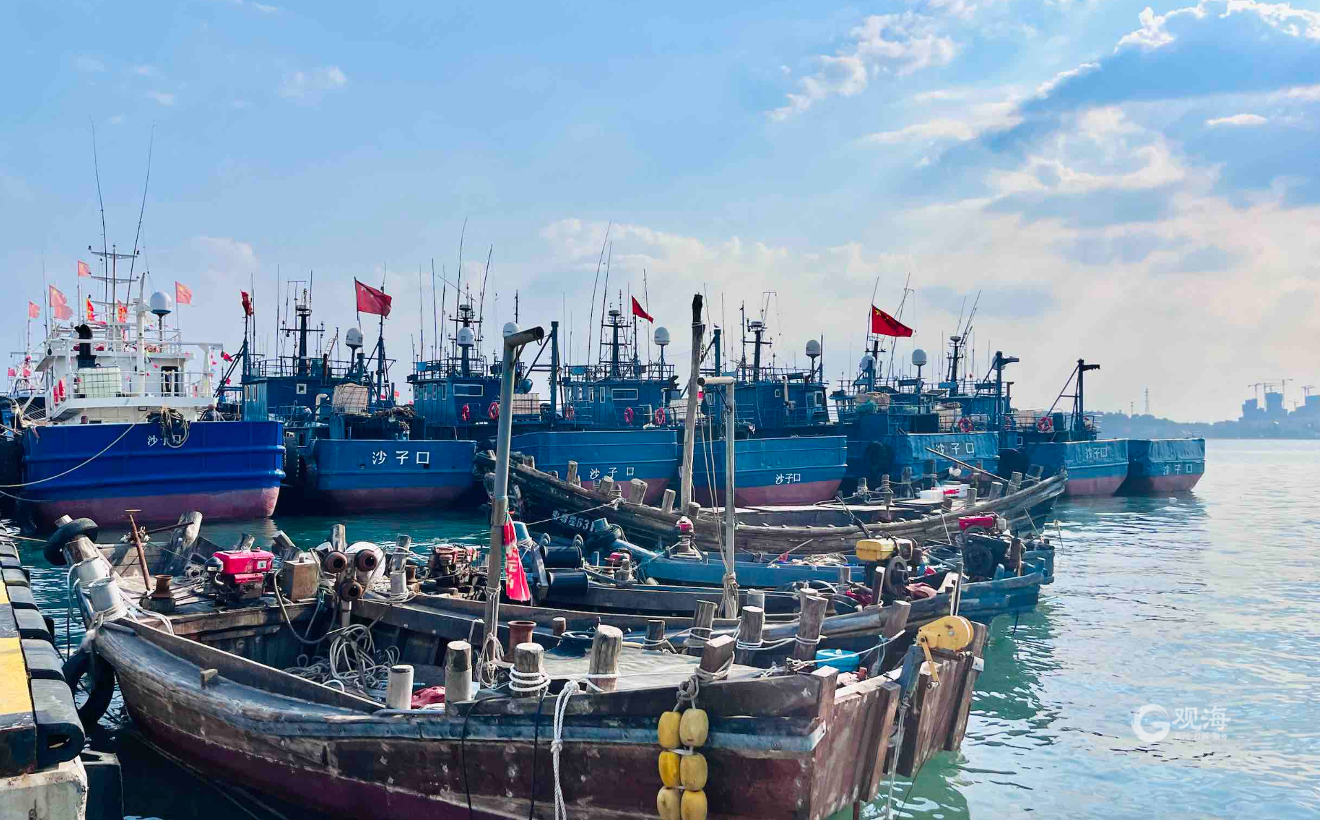 沙子口中心渔港,等待开海的渔船.本版摄影 栾丕炜