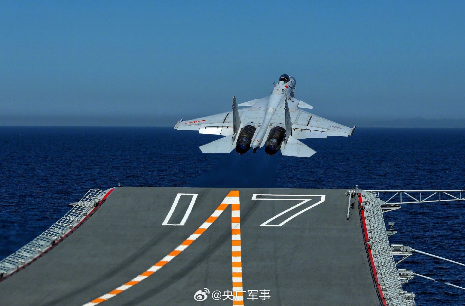 歼-15战机首飞14周年_新浪财经_新浪网