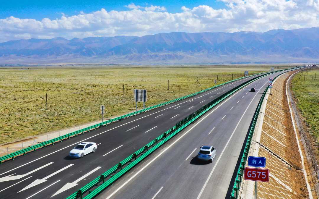 新疆:g575老爷庙口岸至巴里坤公路二期工程正式通车|新疆_新浪财经