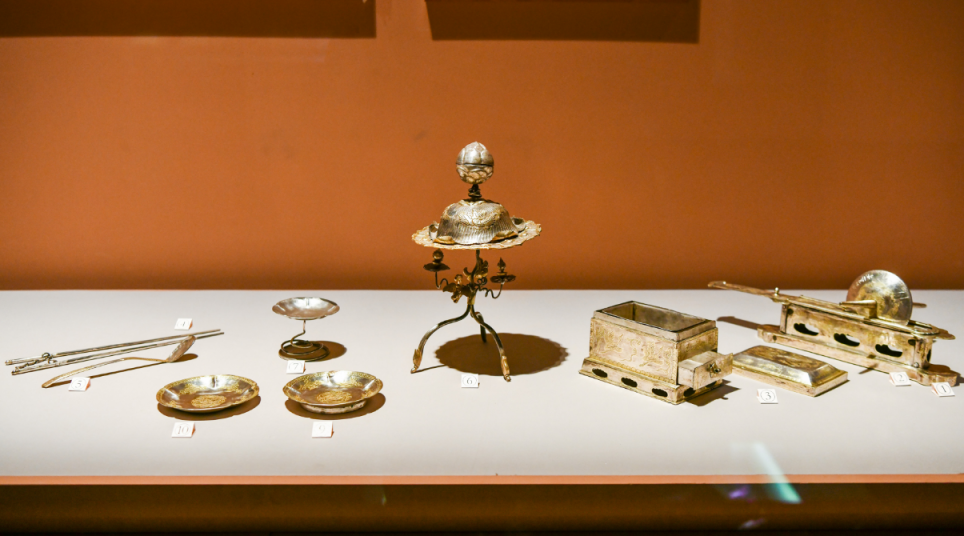 唐法门寺地宫出土茶具