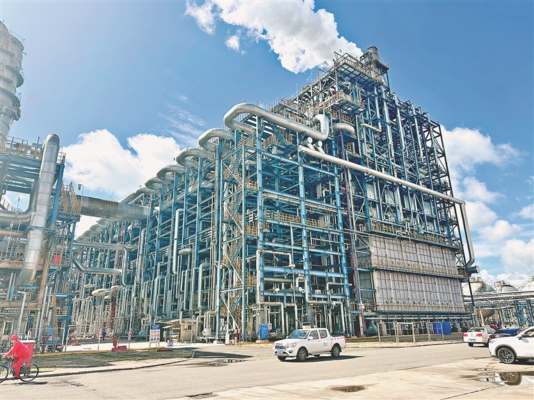 大庆石化首套国产化大型乙烯生产装置.本报记者 荆天旭摄