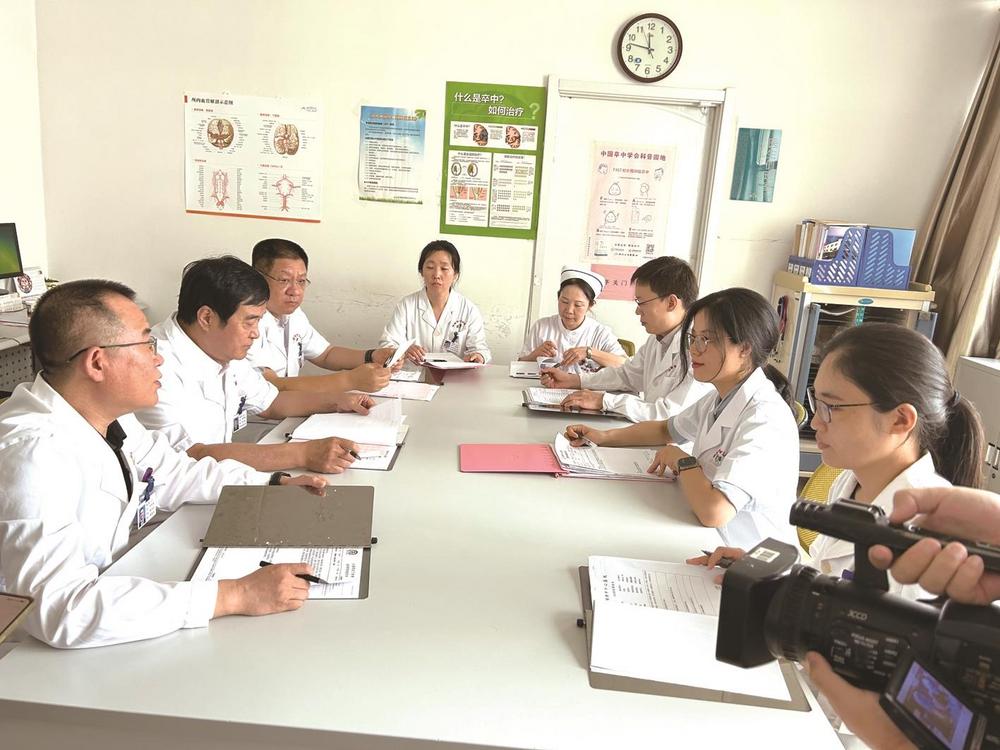 關于天壇醫院熱門科室黃牛票販子電話的信息