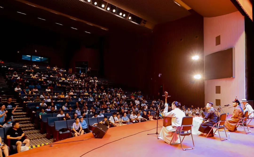 日前,由浦东图书馆和上海古凡交响乐团联手打造的音乐与人生系列讲座"