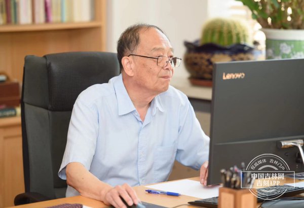 全国教书育人楷模史宁中①|一位扎根教育五十载的数学教育学家与统计