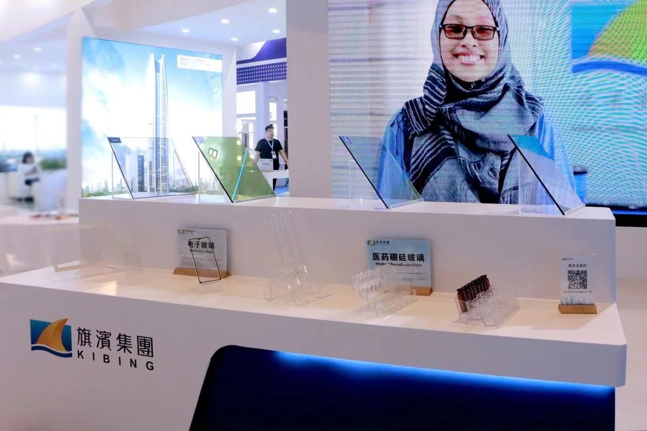 旗滨集团的玻璃新款产品展区（摄影：肖伟）