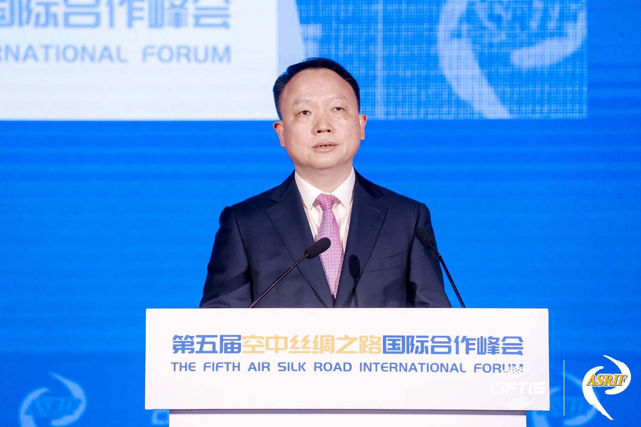 《每日经济新闻》记者在现场注意到,中共重庆市渝北区委副书记,重庆市