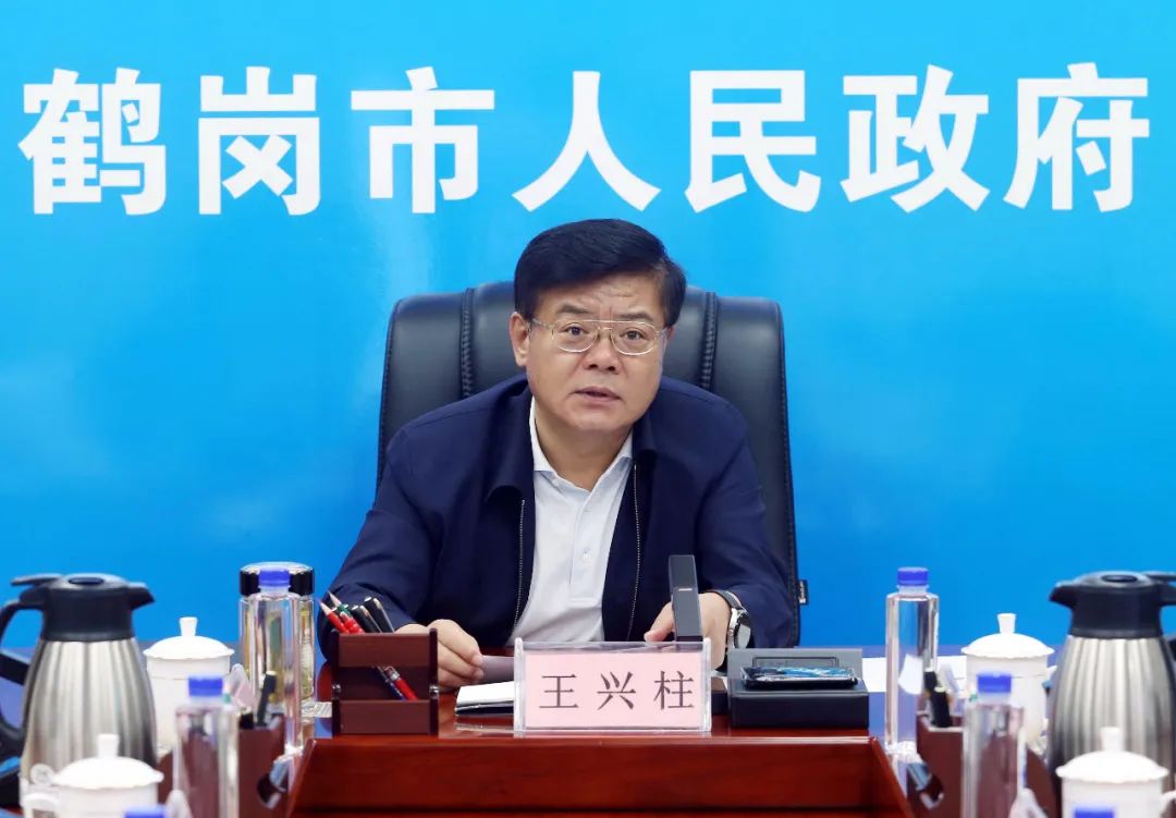 9月5日,市委副书记,市长王兴柱主持召开市长办公会议,安排部署全市