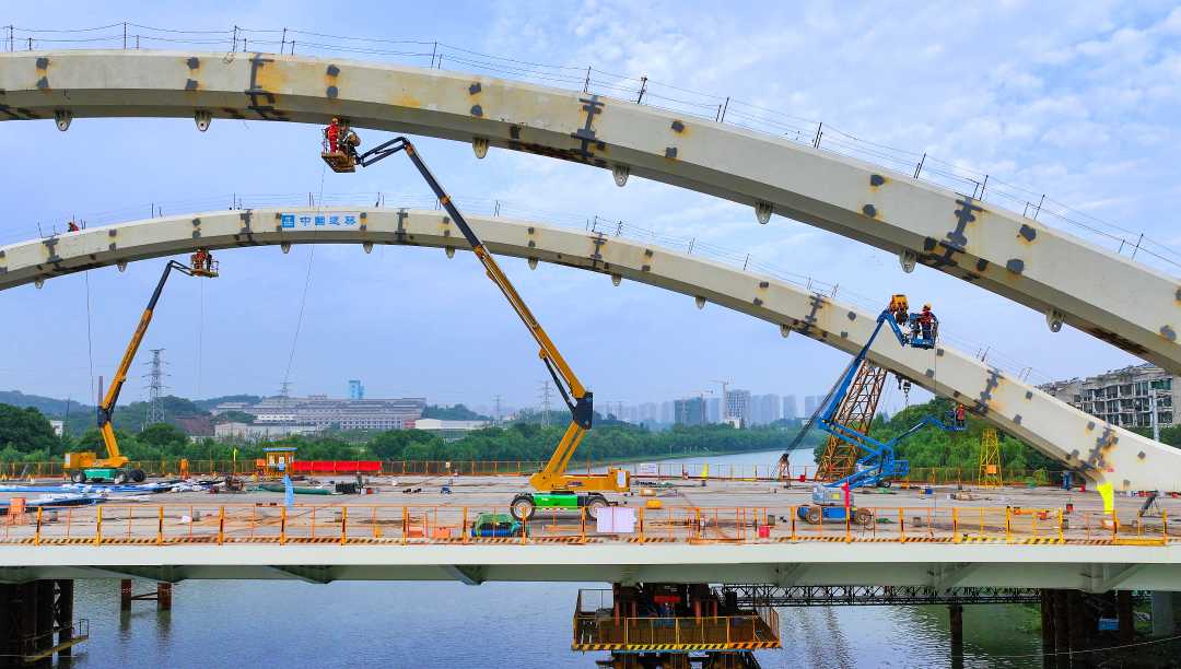 南京:跨秦淮新河大桥忙施工赶进度_新浪财经_新浪网
