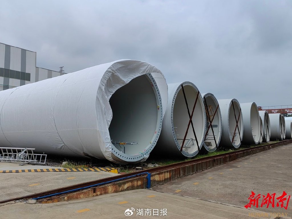 恒岳重钢钢结构工程公司生产的风电机座。湖南日报全媒体记者 徐德荣 摄