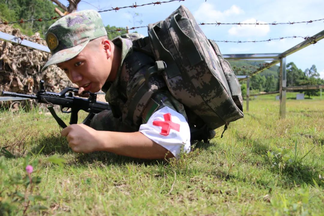 "来看看军校学员的实习有多"卷"|陆军_新浪财经_新浪网