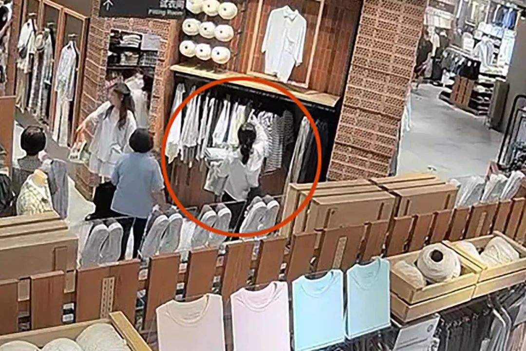 该夫妻的偷盗记录。本文图片均为 浦东警方 供图