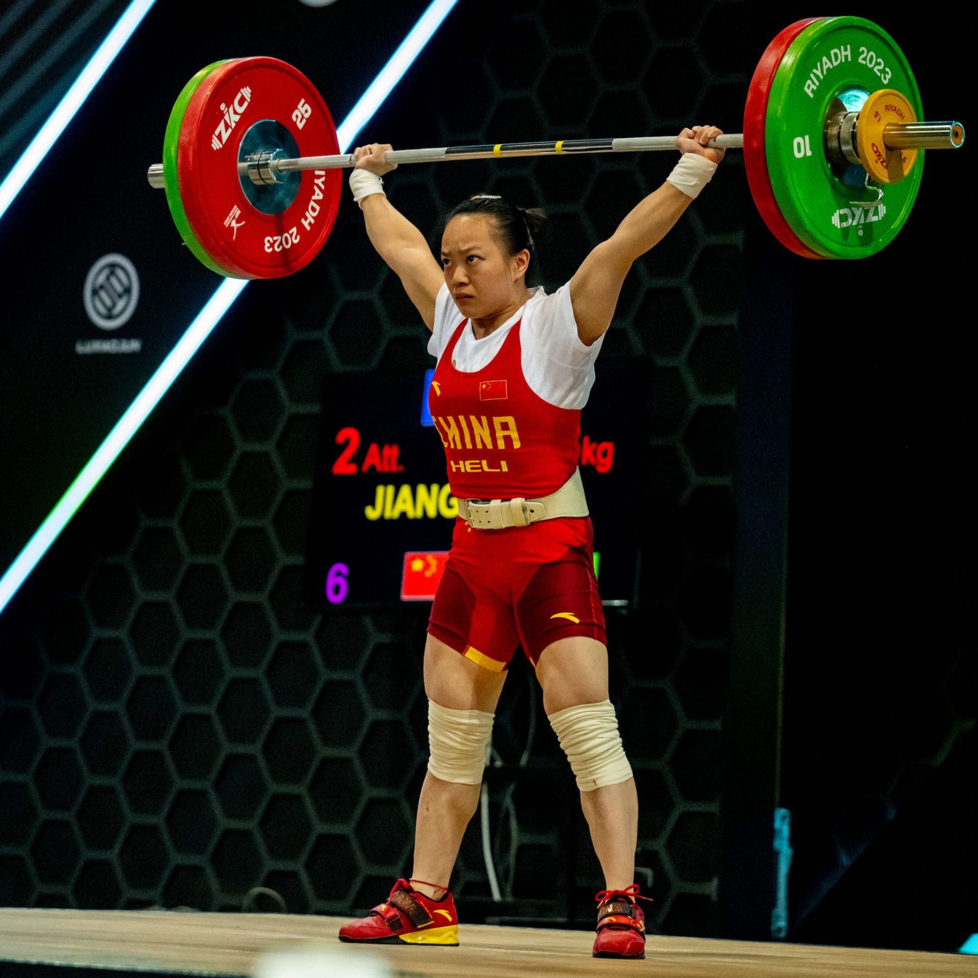 蒋惠花在比赛中国际举重联合会官网图片