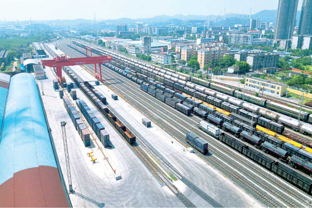 荆门东火车站货场.(张兆宇 吴浩 摄)