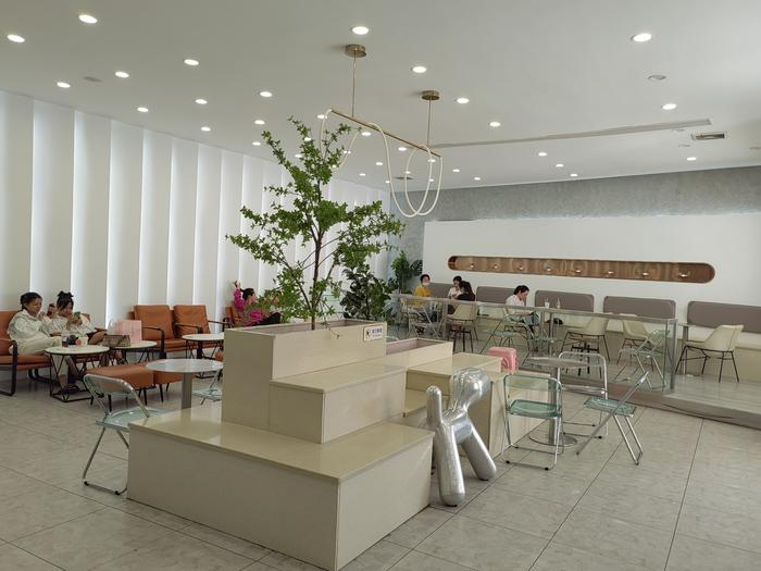 平南奶茶店内景