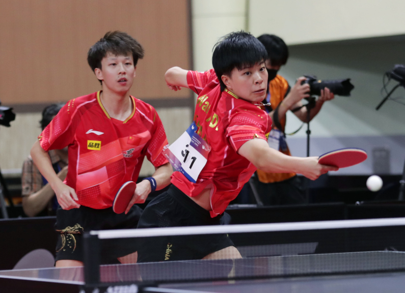 蒙赫巴特,林高远/王艺迪同样以3比0战胜斯里兰卡组合德席尔瓦/马妮莎