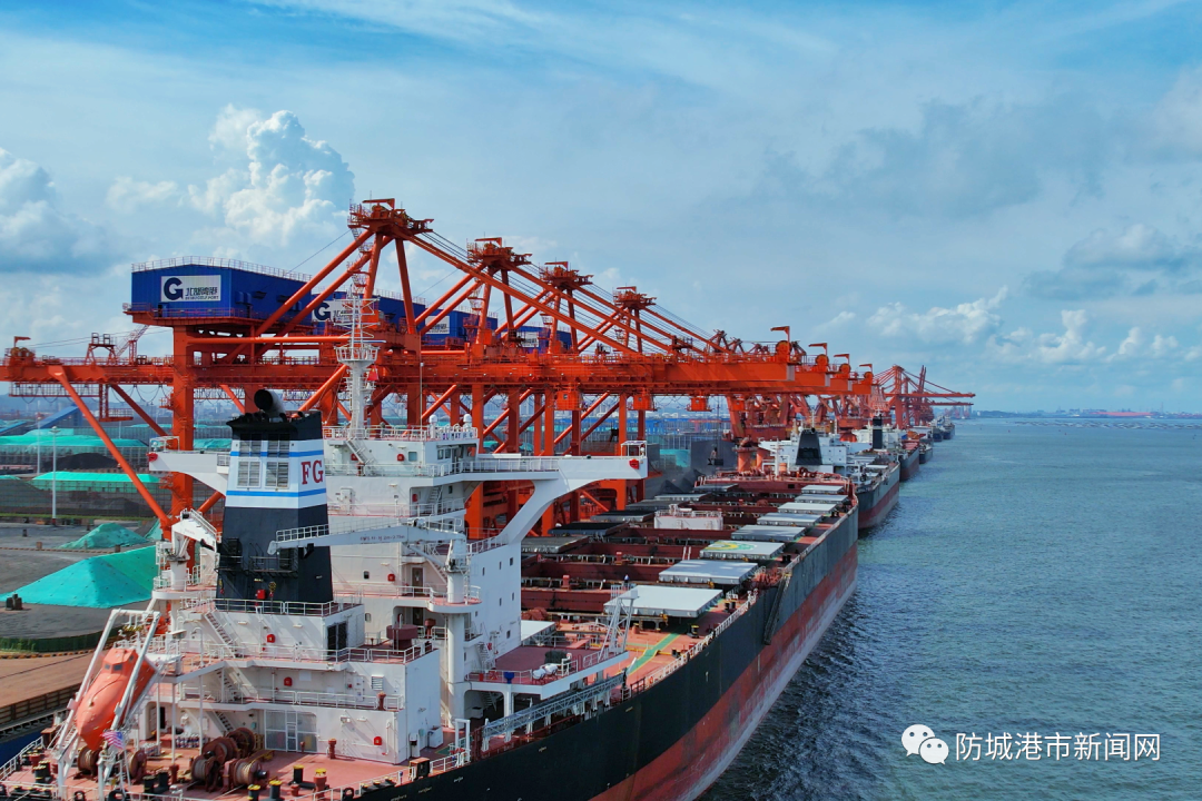 防城港码头的智慧泊位.钟馥蔚&nbsp;摄