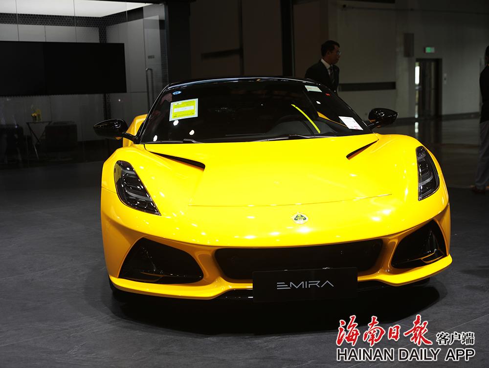 路特斯品牌海瑟尔黄新一代elan车型亮相金秋车展.