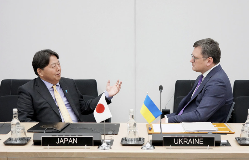 外资疯狂扫货，说他们做空？我查了数据发现全是假的。