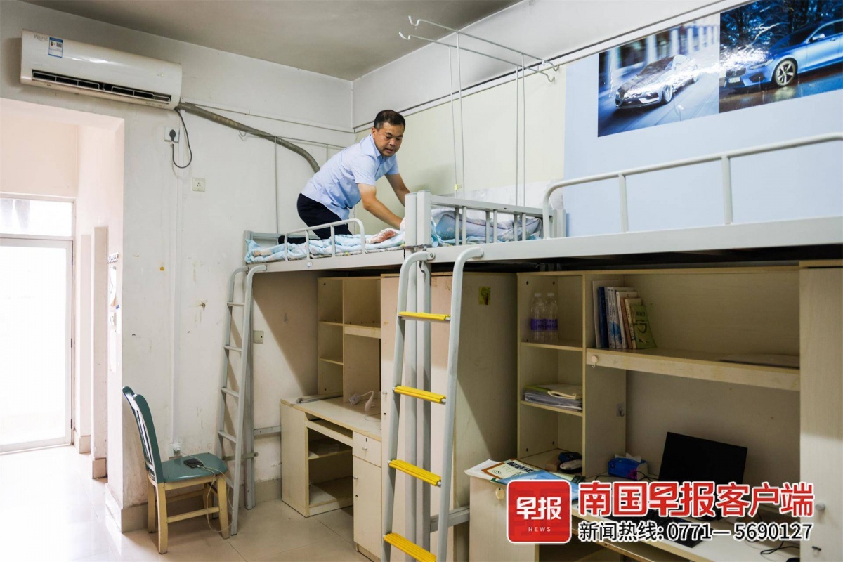 南宁一高校迎来50岁大学新生,30年追梦不停歇_新浪财经_新浪网