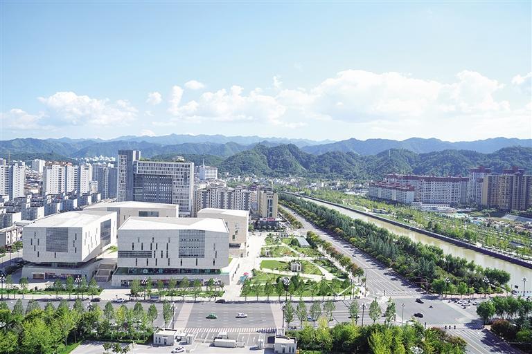 九月四日,商洛城区一角. 记者 王晨曦 摄