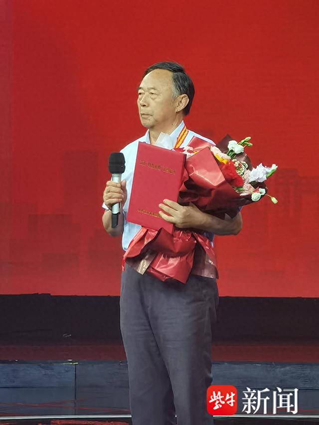 13年坚守,他让沭阳教育 "洼地崛起",沭阳如东中学党委书记,校长周桂官