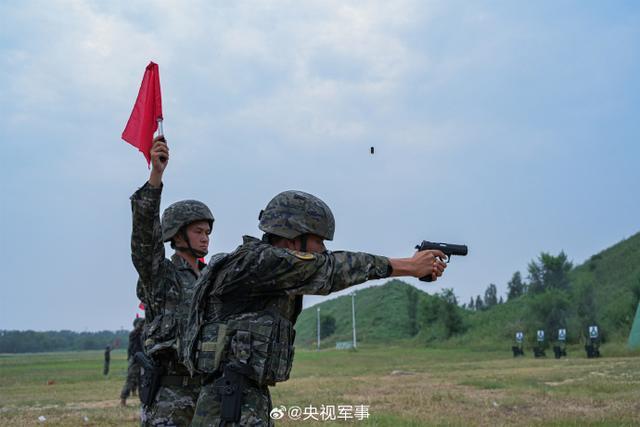 武警天津总队机动支队开展多枪种,多课目实弹射击训练_新浪财经_新浪