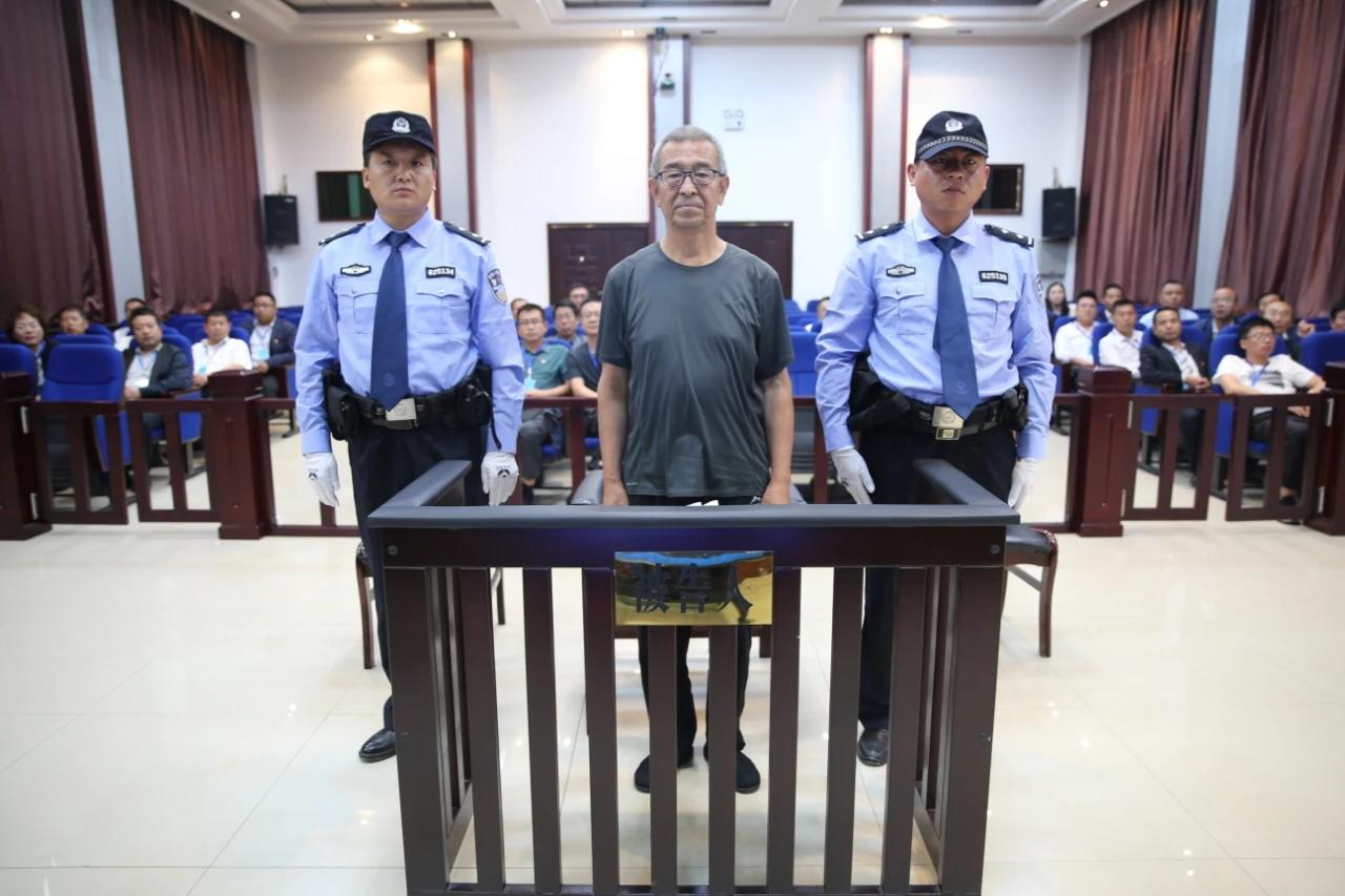 庭审现场甘肃省庆阳市人民检察院指控:被告人王忠玉在1991年至2017年