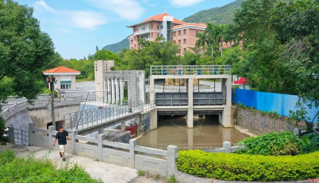 修水渠排民忧北岭排洪渠沿线17个泄洪通道完工