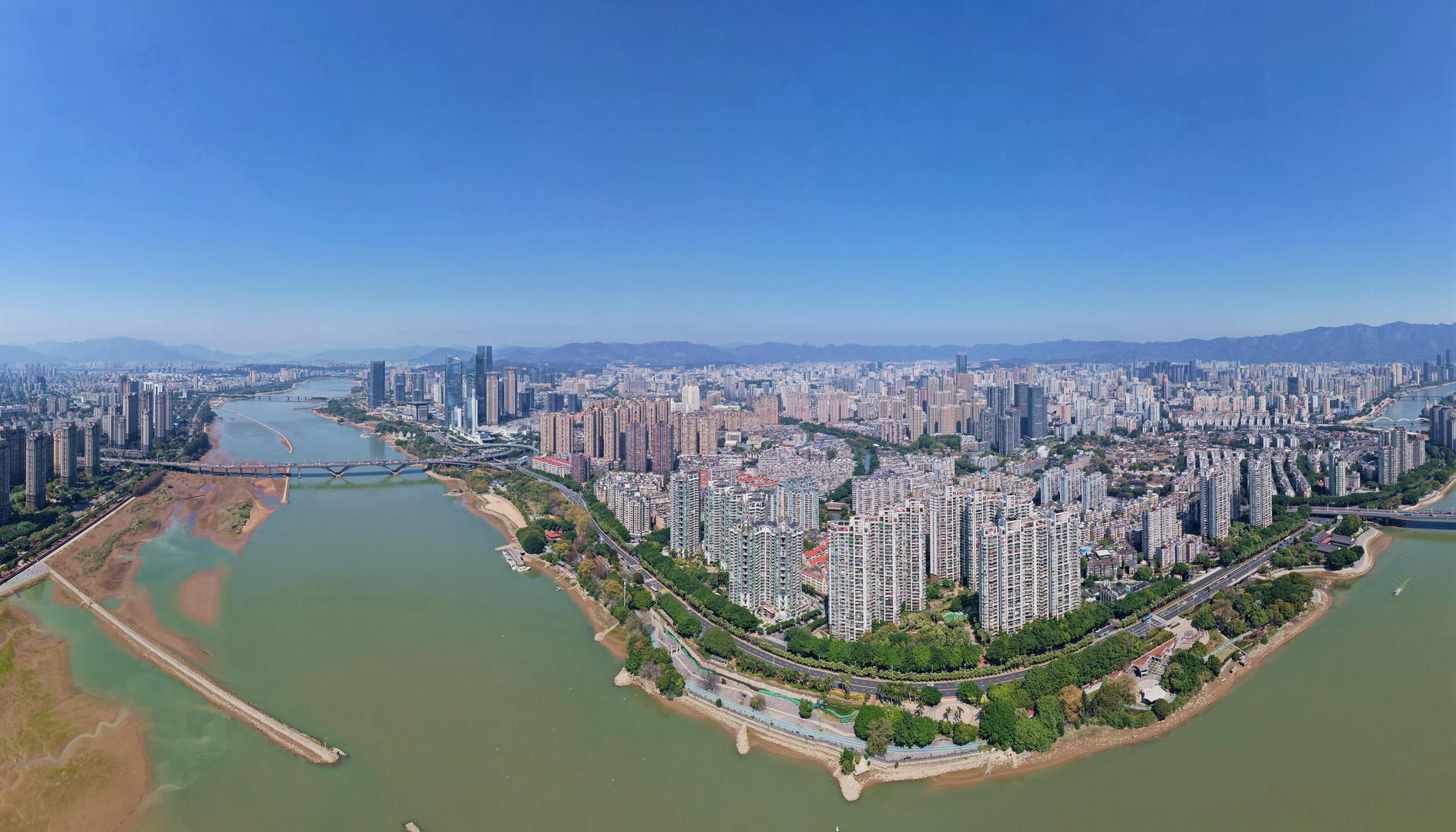 航拍福州闽江两岸风光 图据ic photo